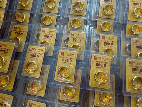 Giá vàng cuối tuần 12/07/2025: Vàng trong nước và thế giới đua nhau tăng giá